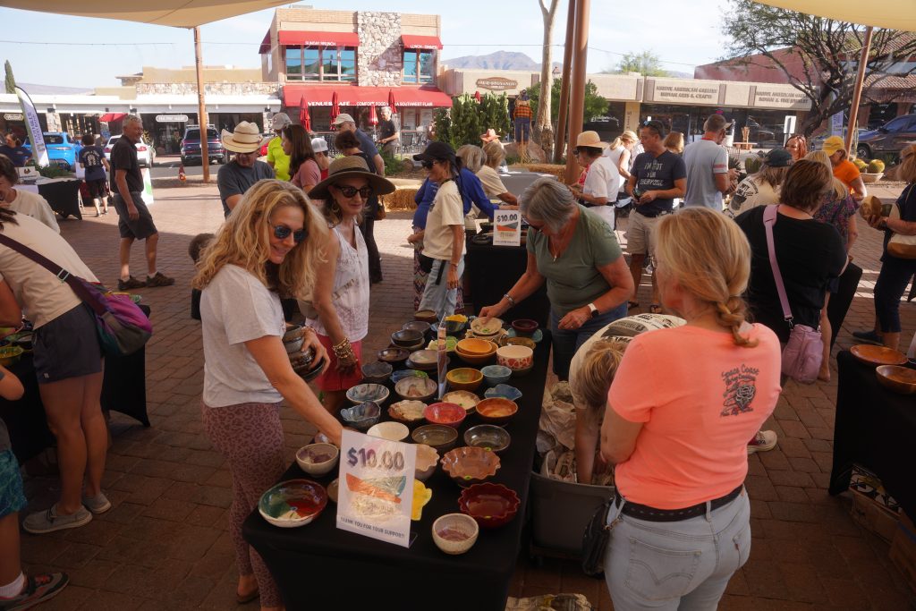 DSC08782 Empty Bowls Market